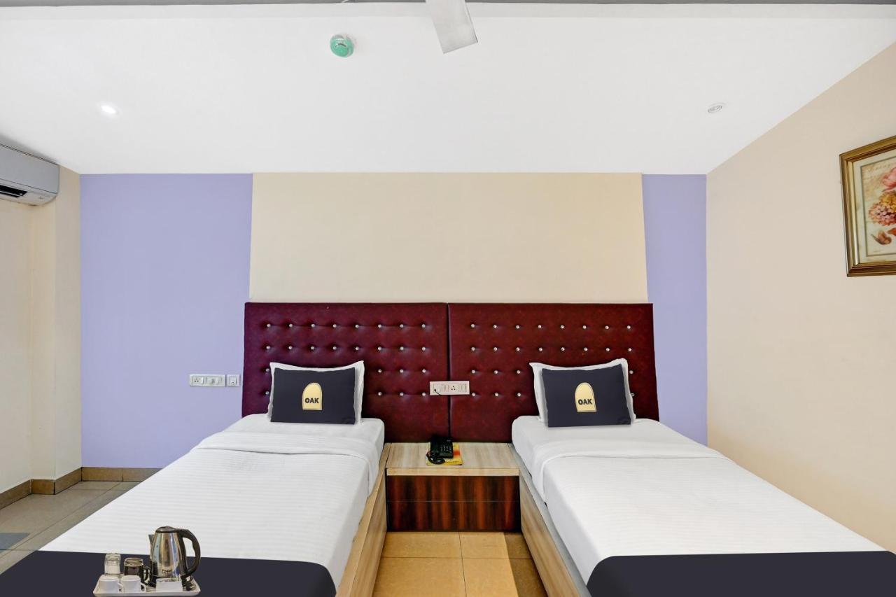 Townhouse Oak Pentagon Residency Hotell Bhubaneswar Eksteriør bilde