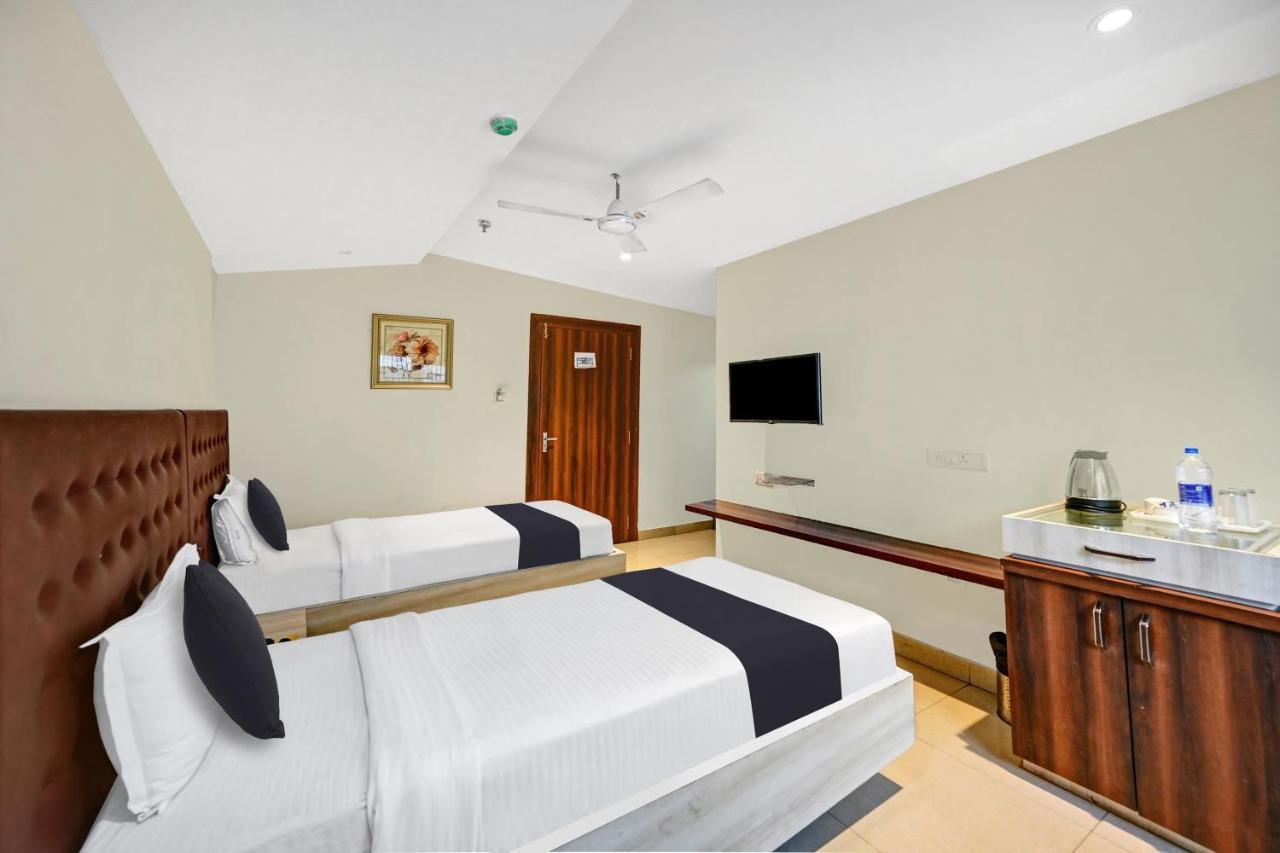Townhouse Oak Pentagon Residency Hotell Bhubaneswar Eksteriør bilde