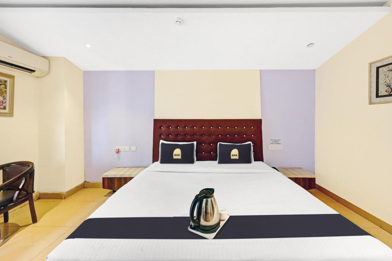 Townhouse Oak Pentagon Residency Hotell Bhubaneswar Eksteriør bilde